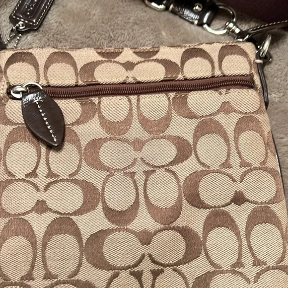 Like new COACH Cross Body Bag. Used once, no tears or stains. - Picture 11 of 11